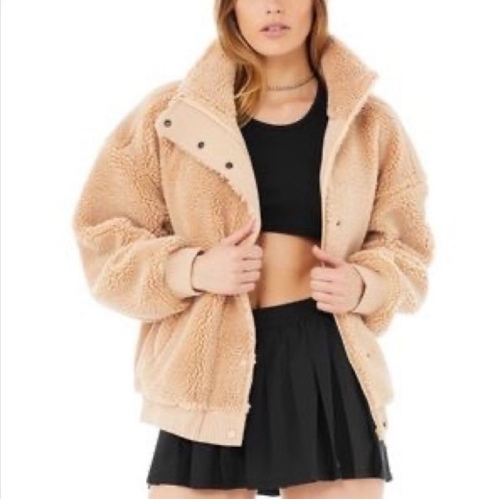 Alo Varsity Sherpa Jacket - Camel Color XS